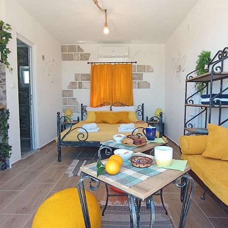 Lustica Apartments ภายนอก รูปภาพ
