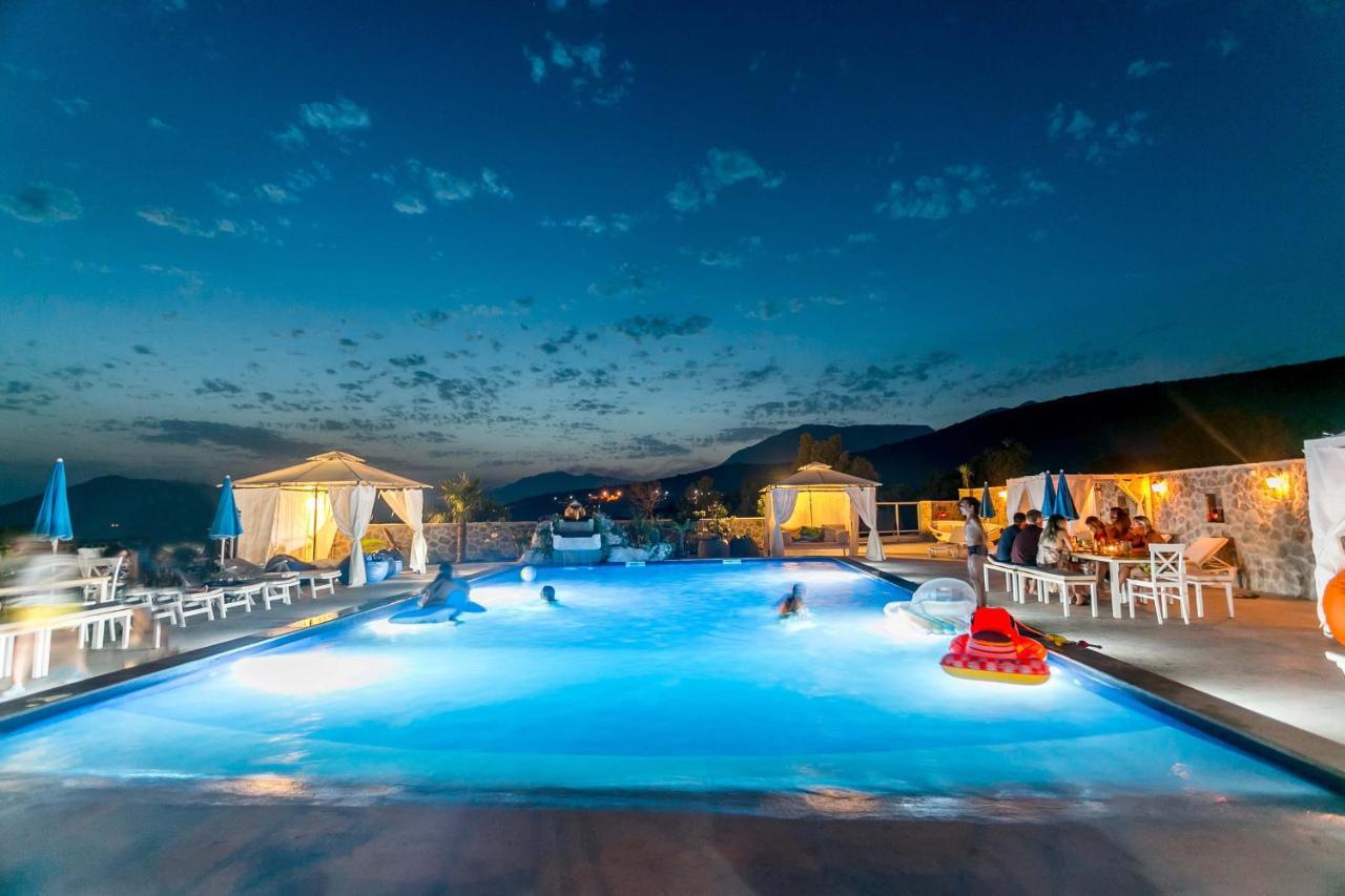 Lustica Apartments ภายนอก รูปภาพ