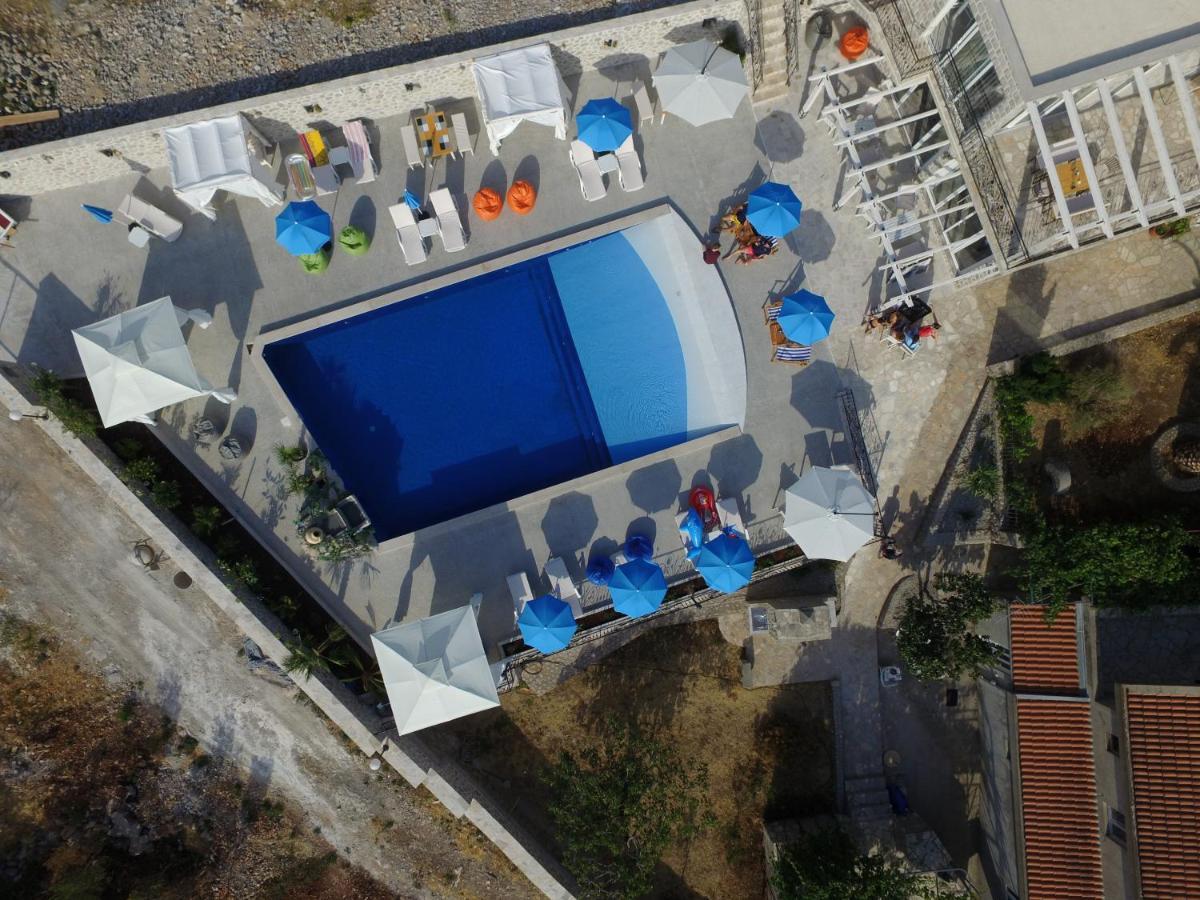 Lustica Apartments ภายนอก รูปภาพ