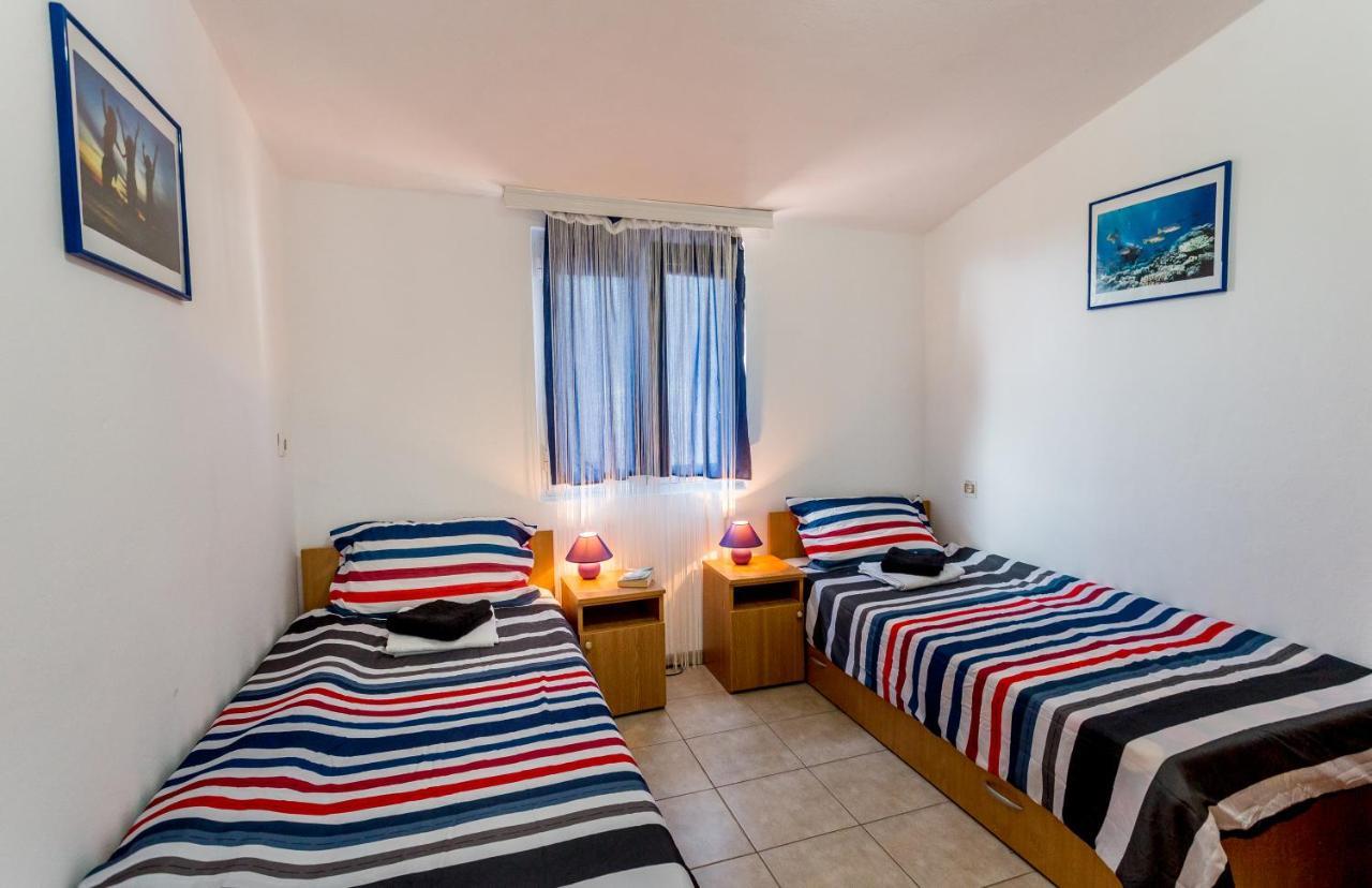 Lustica Apartments ภายนอก รูปภาพ