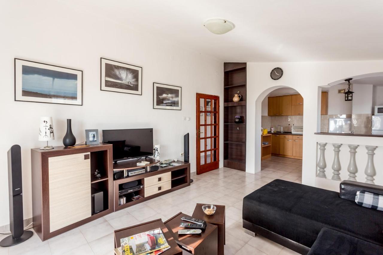 Lustica Apartments ภายนอก รูปภาพ
