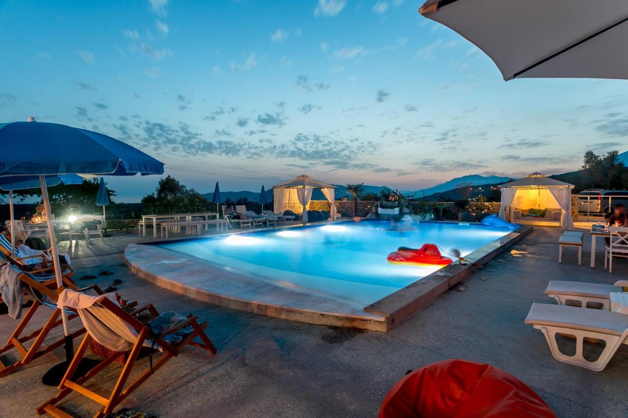 Lustica Apartments ภายนอก รูปภาพ