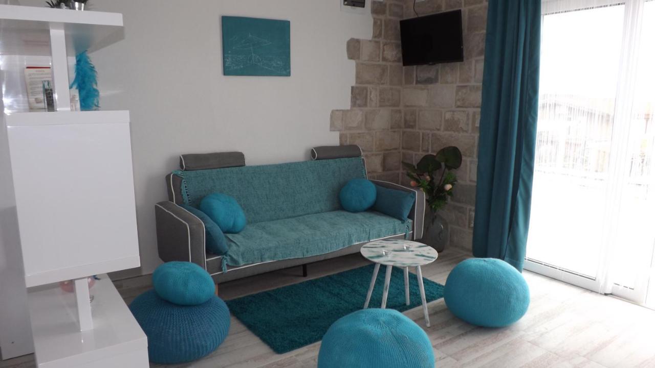 Lustica Apartments ภายนอก รูปภาพ