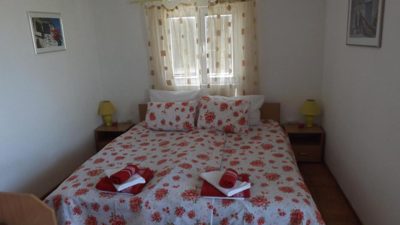 Lustica Apartments ภายนอก รูปภาพ