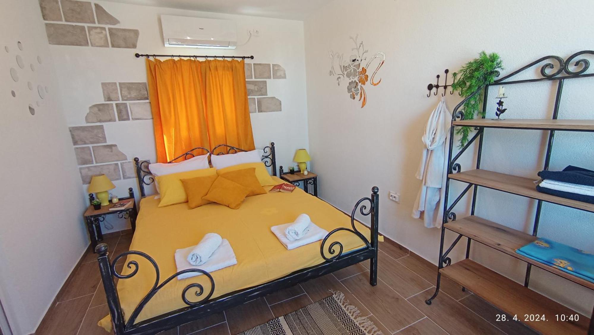 Lustica Apartments ภายนอก รูปภาพ